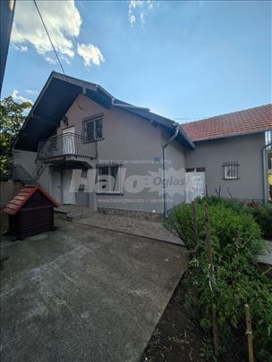 Na prodaju porodična kuća, Blace