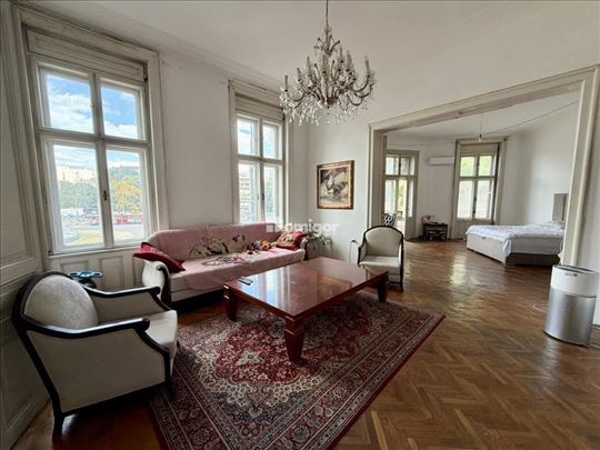 Slavija | 171 m² | Autentičan salonski stan