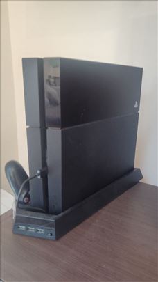 Sony Playstation 4. PS4 fat odlična+1džojstik