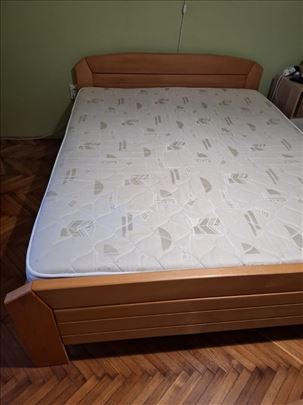 Bračni krevet sa fiokama