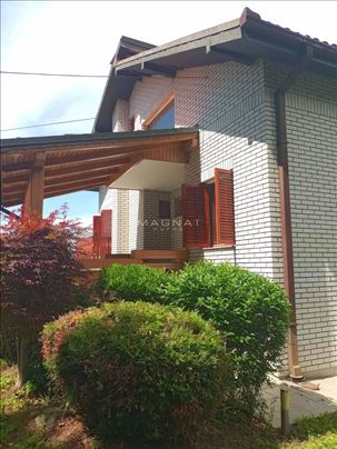 Lux kuća u blizini Lipovačke šume ID#4525