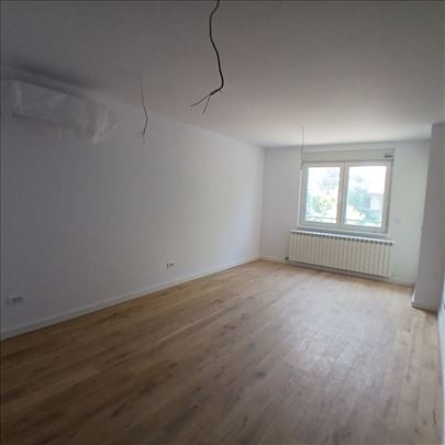 Zemun centar Lux 3.0 195200