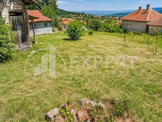Sečanica, prizemna kuća 53m2, plac 892m2