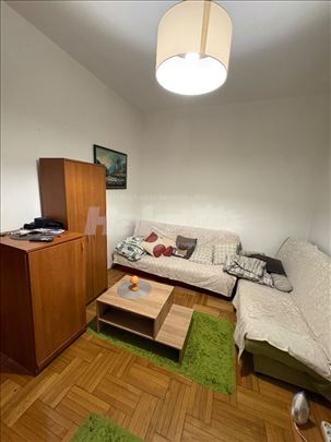 Garsonjera kod Vukovog spomenika