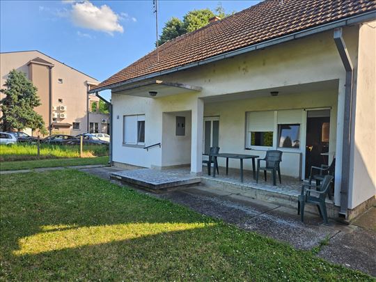 Jakovo,ul.Braće Vitomirović, kuća 80+47m2,na 18ari