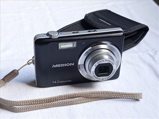 Medion 14.0 MP Slim Design Digitalkamera