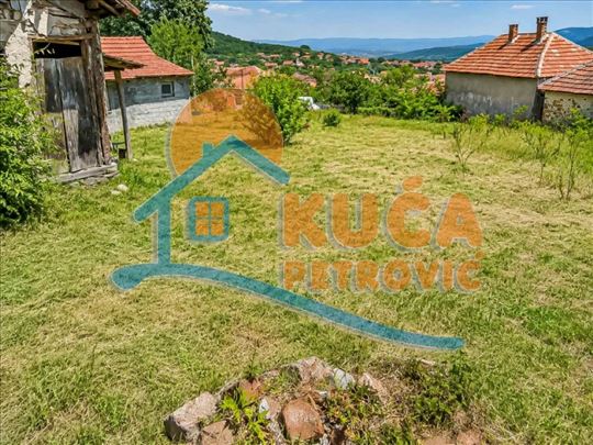 Sečanica, prizemna kuća 53m2, plac 892m2
