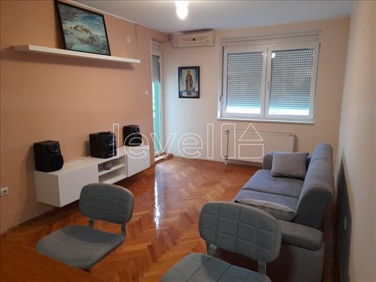 Stan,Novi Sad,Grbavica,kv: 43.00