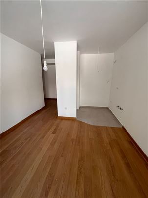 Garsonjera na odličnoj lokaciji lux sa terasom