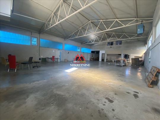 Hala sa kancelarijom - 450m2 - Veternik
