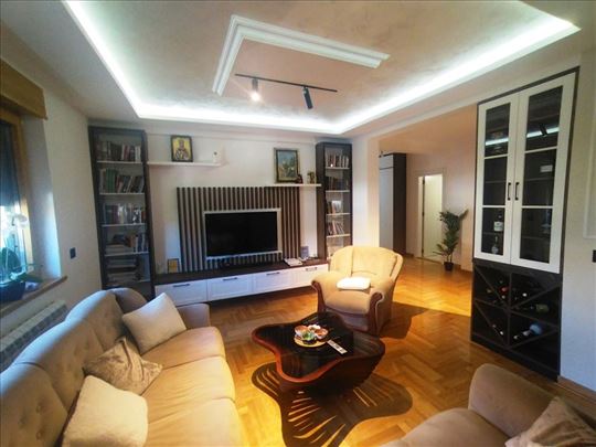 Ilindenska Kluz Zvezdara 97m2 3,0 Vpr/3 eg