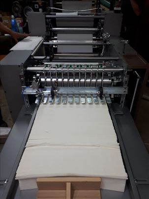 Mašina za složivi ubrus u listu i toal.papir 440mm