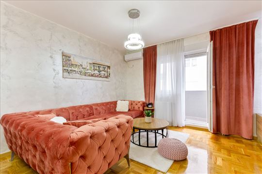 Oaza mira na Čukarici, moderan stan, useljiv odmah
