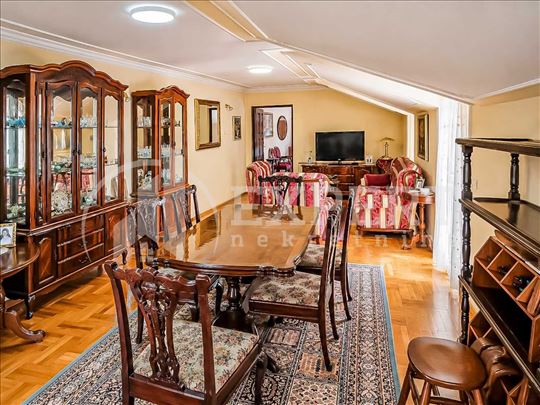 Poslovno-stambeni objekat 224m2, Obilićev Venac