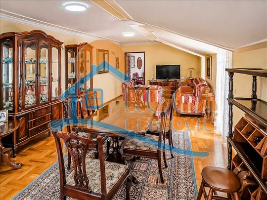 Poslovno-stambeni objekat 224m2, Obilićev Venac