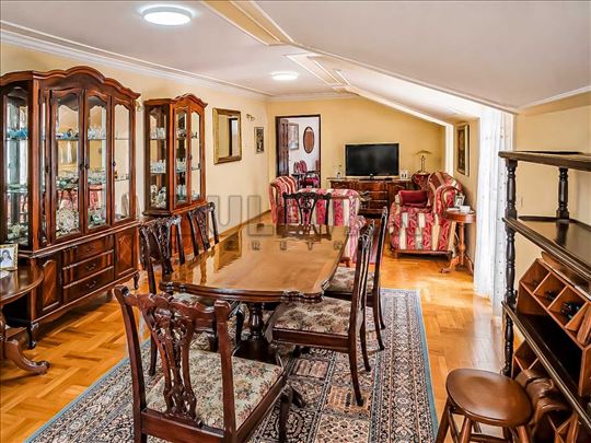 Poslovno-stambeni objekat 224m2, Obilićev Venac