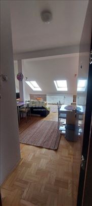 Prodajem odmah useljiv stan 38m2,Centar-Kej