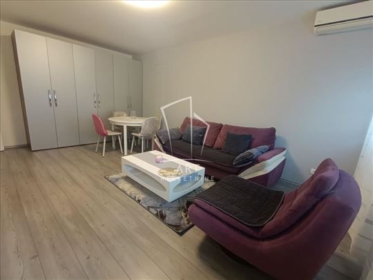 Renoviran, svetao, namešten ID#13083