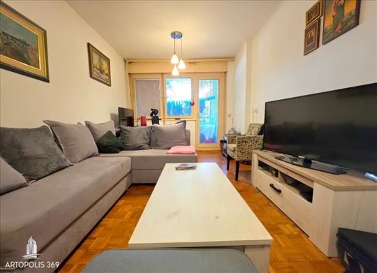Retko u ponudi, uknjižen, 3.0, centralno grejanje 
