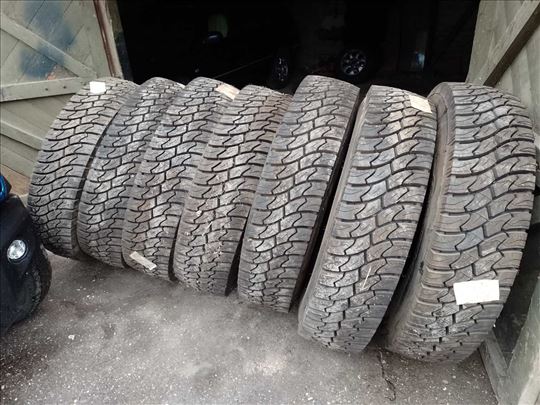 11.00R20 KORMORAN nove