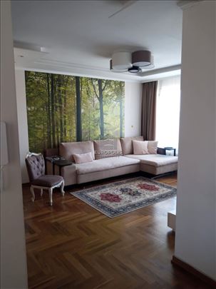 Osvetljen dvostrano orijentisan stan 92 m²