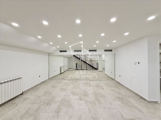 Renoviran, na prometnoj lokaciji, mereno 125m2 ID#