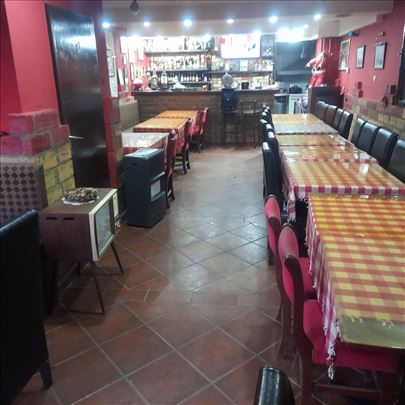 Restoranski stolovi i stolice