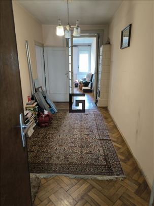 Stari grad, Simina – Salonski trosoban stan ID#277