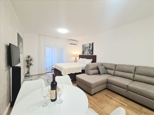 Becici Studio Apartment 