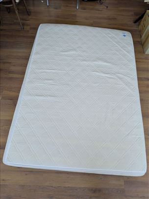 Dušek 140 cm x 200 cm skoro nov