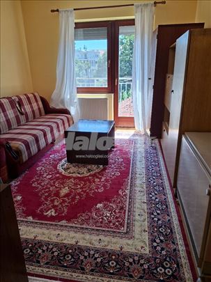 Izdajem SOBU u centru Kruševca