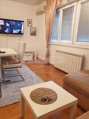 Izdajem stan od 3. avgusta u Mirijevu.