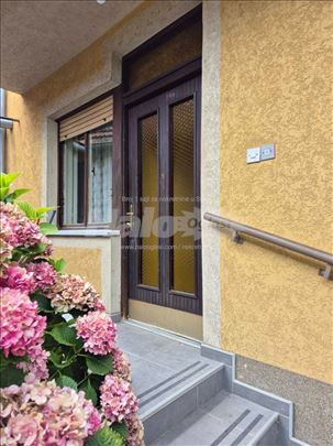Nenamešten stan u porodičnoj kući 52 m2 Kruševac