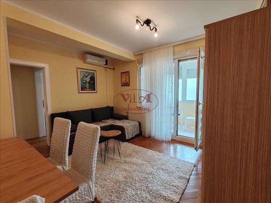 Novi Sad, Grbavica, Prelep trosoban stan