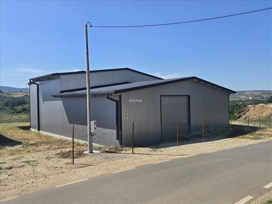 Novoigrađena poslovna hala 486m2 cena 400000 Eur