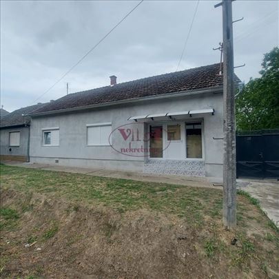 Srbobran, Odlična potpuno renovirana salonska kuća