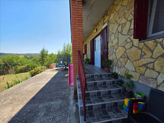 Voždovac-Ripanj-Bubanja-kuća 374m2, sa imanjem