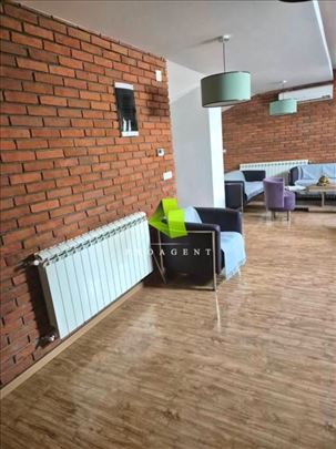 Duplex stan sa nameštajem na atraktivnoj lokaciji 