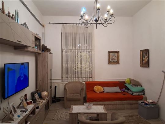Ekskluzivan Salonski Stan Iz Perioda Kraljevine -