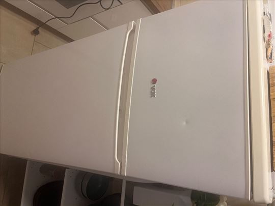 Frizider sa zamrzivačem