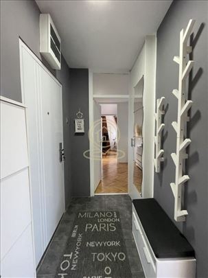 Izdaje se kompletno namešten, renoviran stan, 51m2