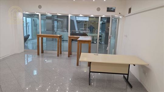 Izdavanje Lokala u Samom Centru Grada| 40 m² | Cen