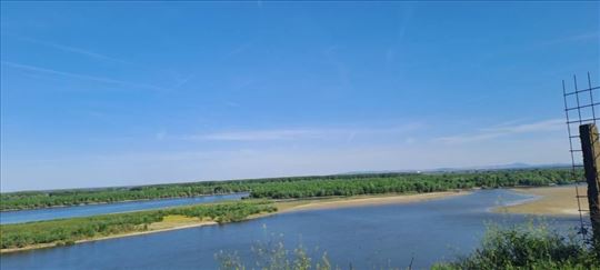 Kuca 80m2 na placu 25 ari,Belegis, ID#1760