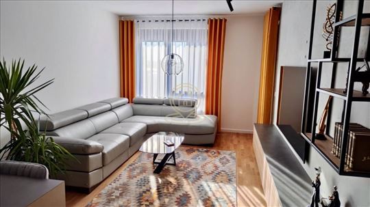Luksuzan stan kod crkve Sveti Luka – Elegancija, k
