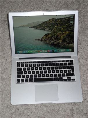 Macbook Air 13.3 i5 4/256gb SSD Windows 10 A03