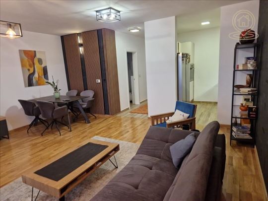 Na prodaju četvorosoban stan lux, novogradnja - Pe