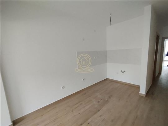 Na prodaju dvosoban stan na Adicama, 34m2