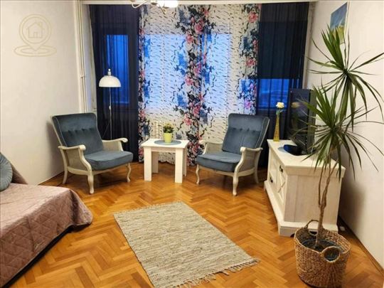 Na prodaju – Trosoban namešten stan, Dragiše Cvetk