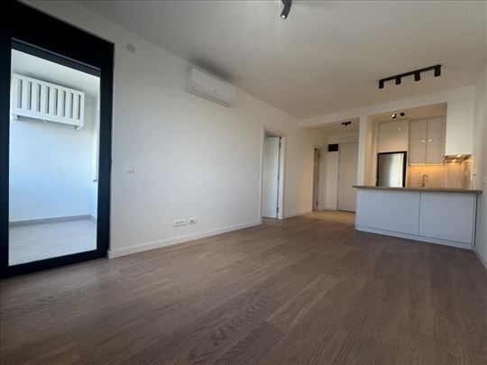 Neuseljivan stan, 44 m² | 22. oktobra ID#2841