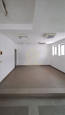 Poslovni prostor 570 m², Centar Kragujevac, 5 kupa